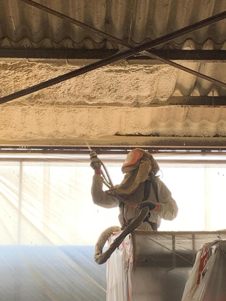 Isolation projetée polyuréthane - chantier Top'Isol